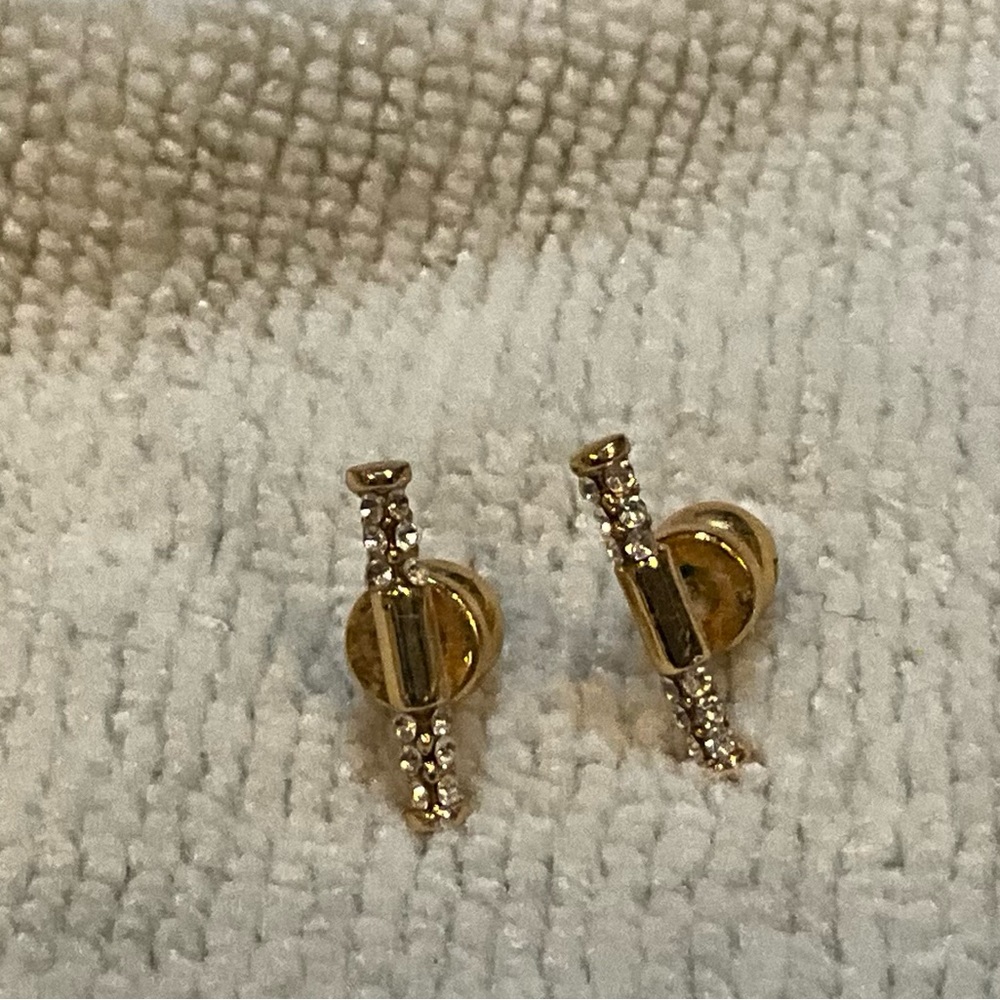 VERTICAL GOLD AND GLASS EARRINGS